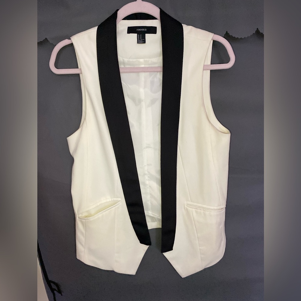 Forever 21 Ivory Sleeveless Blazer Vest with Black Shawl Collar